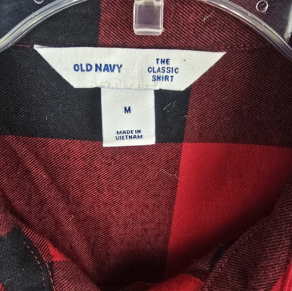 Old Navy The Classic Shirt Red and Black Plaid Long Sleeve Shirt Sz M - Picture 3 of 7